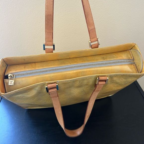 Authentic Louis Vuitton Vernis Tote Monogram Bag - Picture 5 of 15